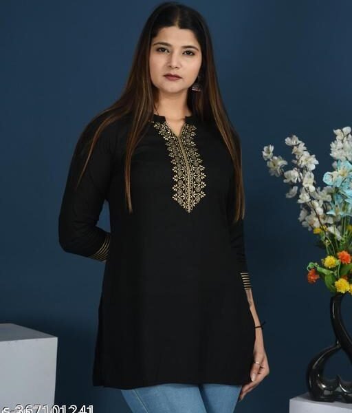 Women Tending Rayon Goldan Printed short kurta