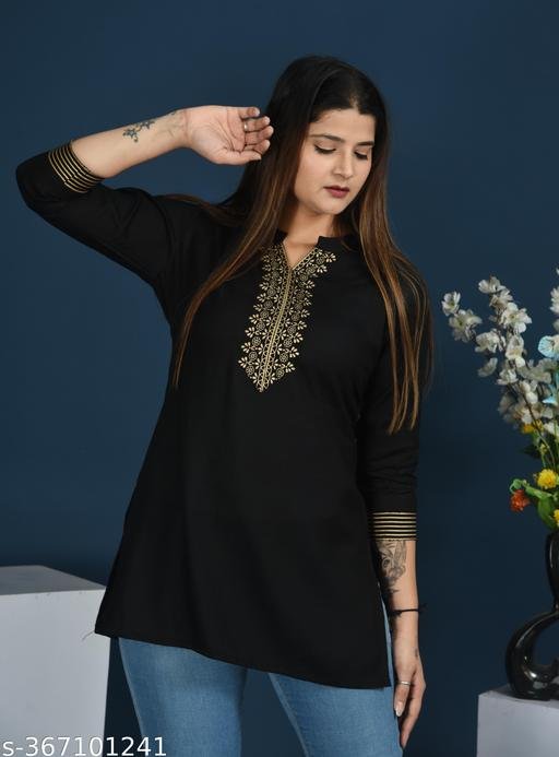 Women Tending Rayon Goldan Printed short kurta – view 2