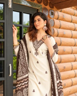 White Khadi Cotton Embroidered Kurta Pant Dupatta Set, Party