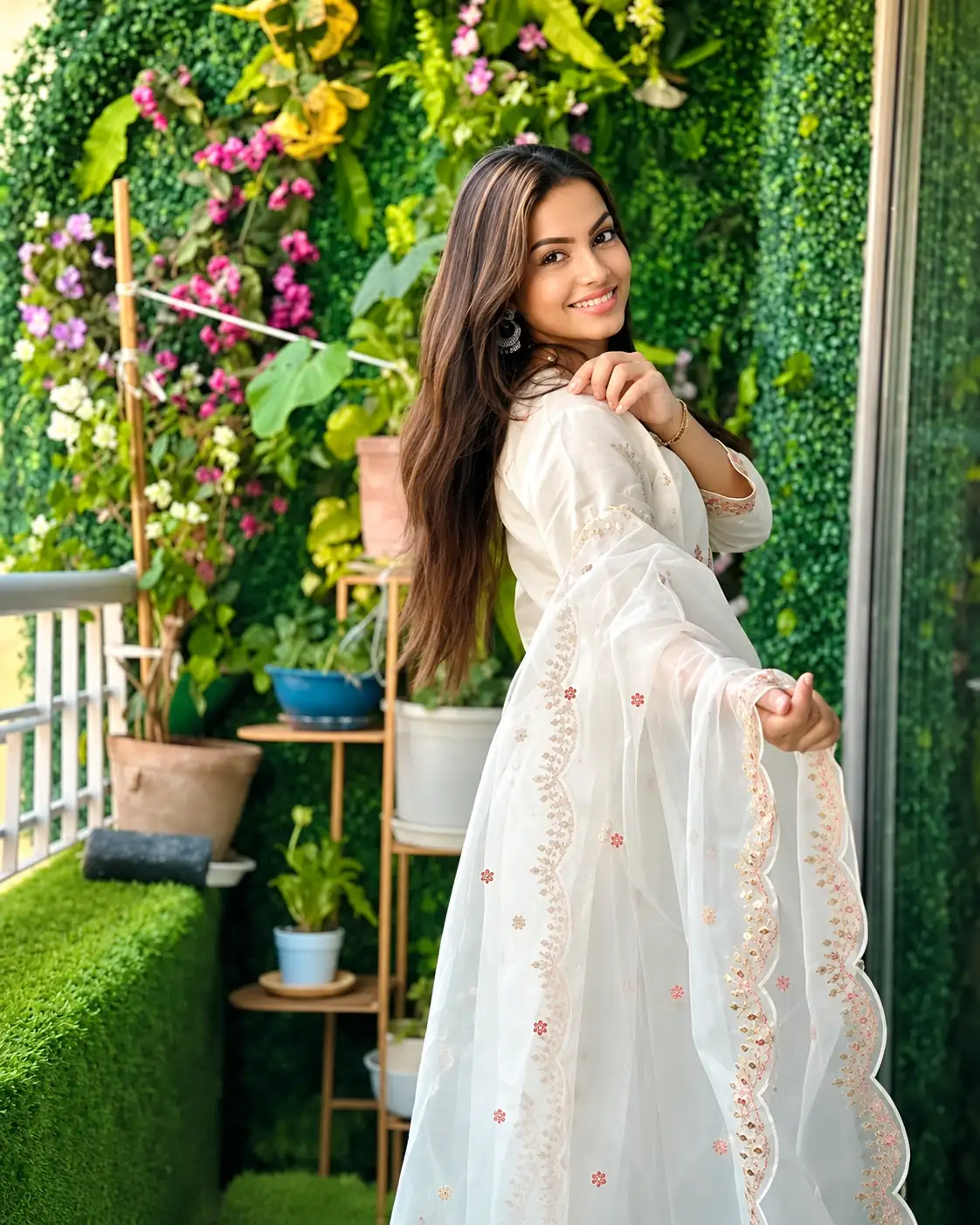 White Floral Embroidered Kurta Pant Set for Women, Party Wear - Image 2